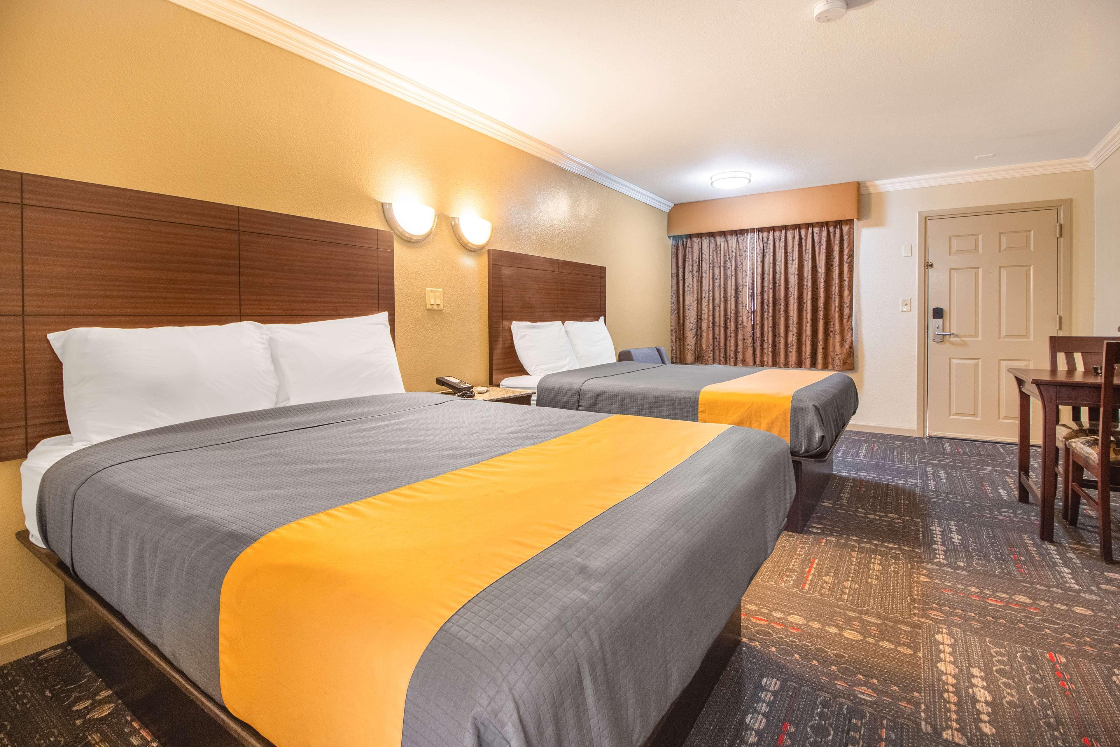 Hotel Dan Inn Uberaba & Convencoes By Nacional Inn Exterior foto